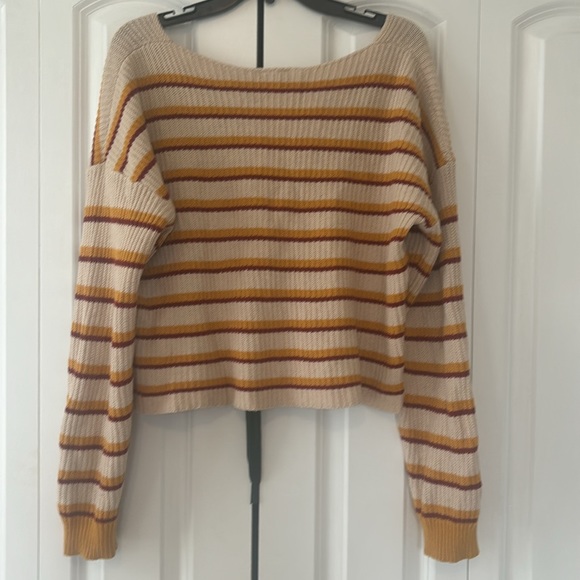 🌸 3/$15 Francesca Stripped Sweater in Medium - Picture 5 of 6